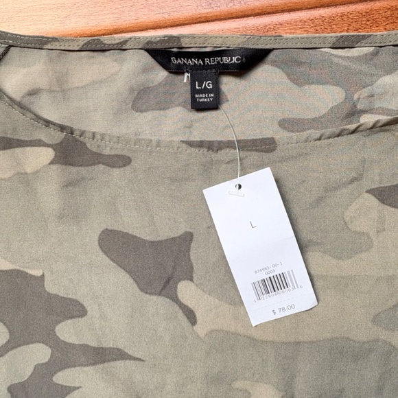NWT Banana Republic Green Camo Bell-Sleeves Blouse L Semi-Sheer - Picture 3 of 9